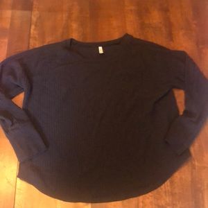 Mudd Large Black Waffle Knit LS top EUC
